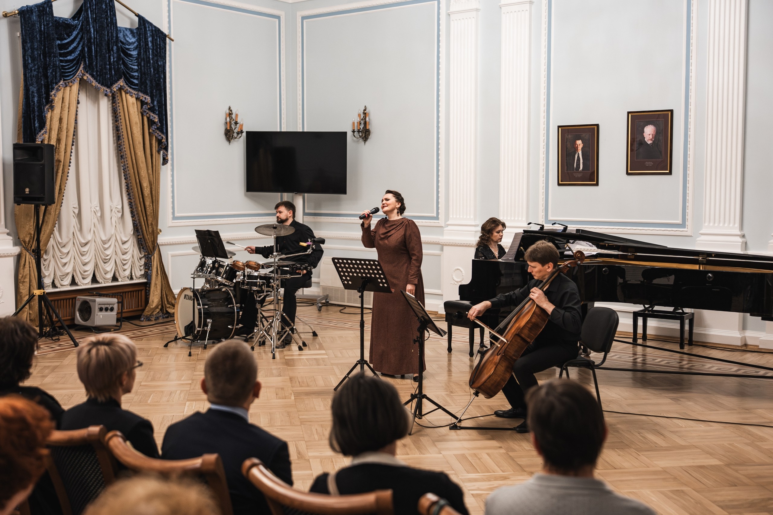 

Билеты на Вековой разговор со счастьем (Филармония им. Аренского)