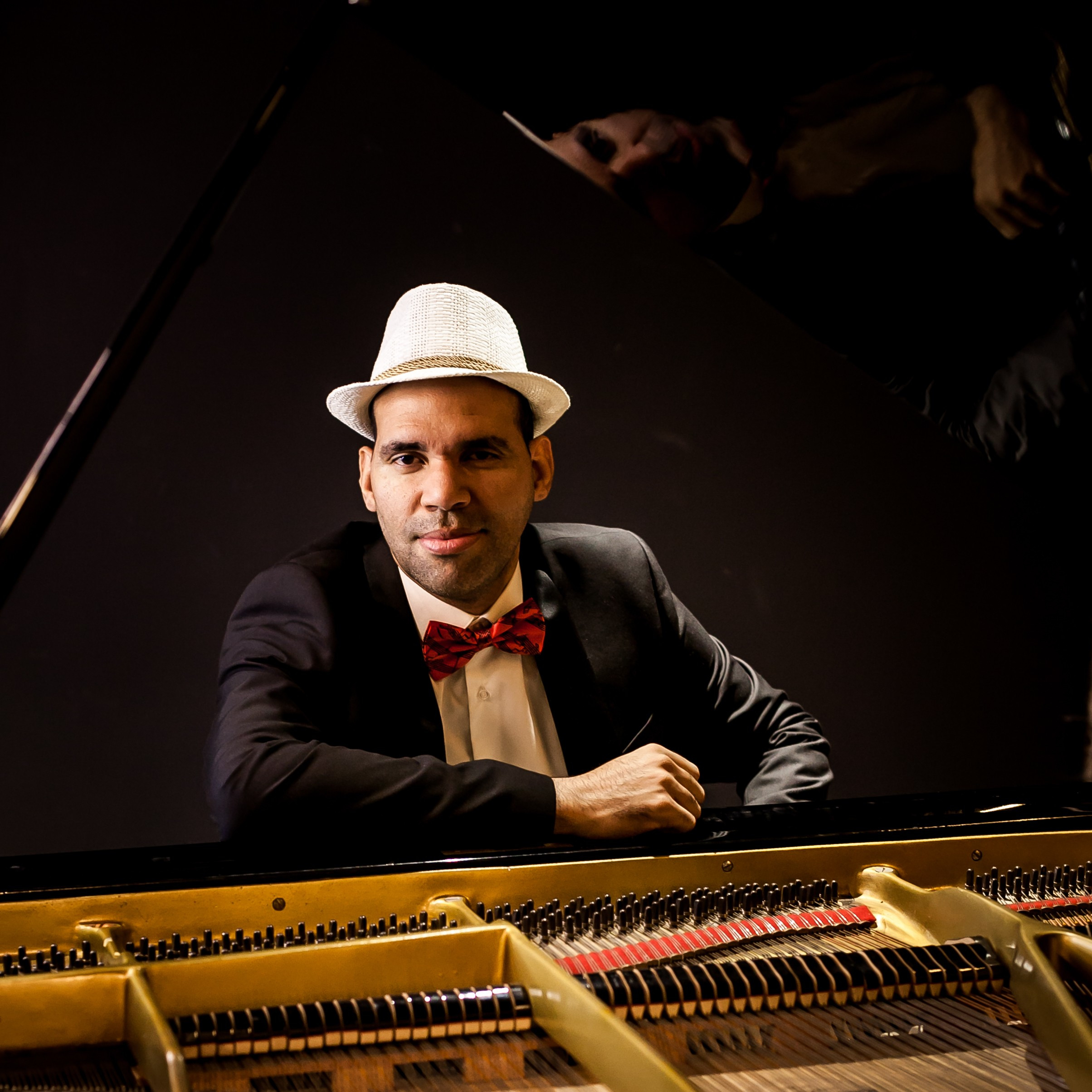 

Билеты на Несыгранное танго (Библиотека иностранной литературы)