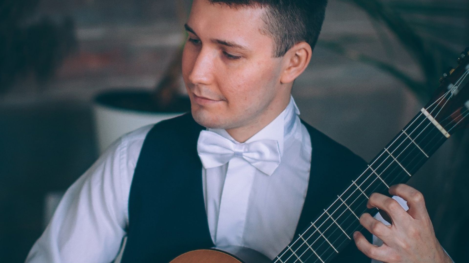 

Билеты на Новый год в испанском стиле. Гитара при свечах (Особняк «Пальма»)