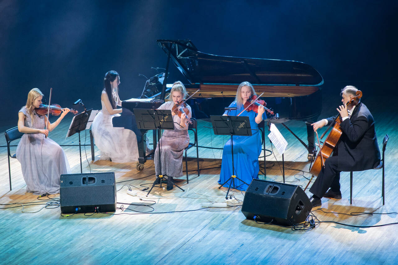 

Билеты на Глория. Звезда по имени Цой (Филармония)