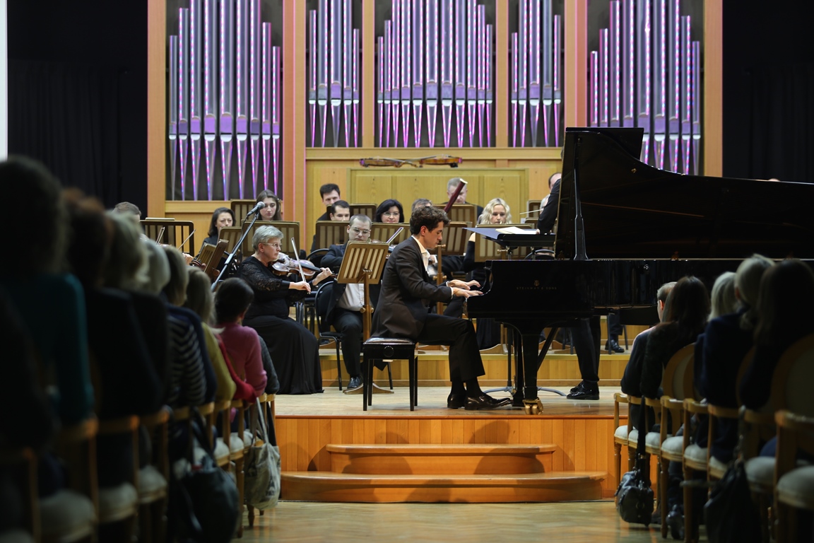 

Билеты на Кубанский симфонический оркестр. Константин Емельянов (Муниципальный концертный зал)