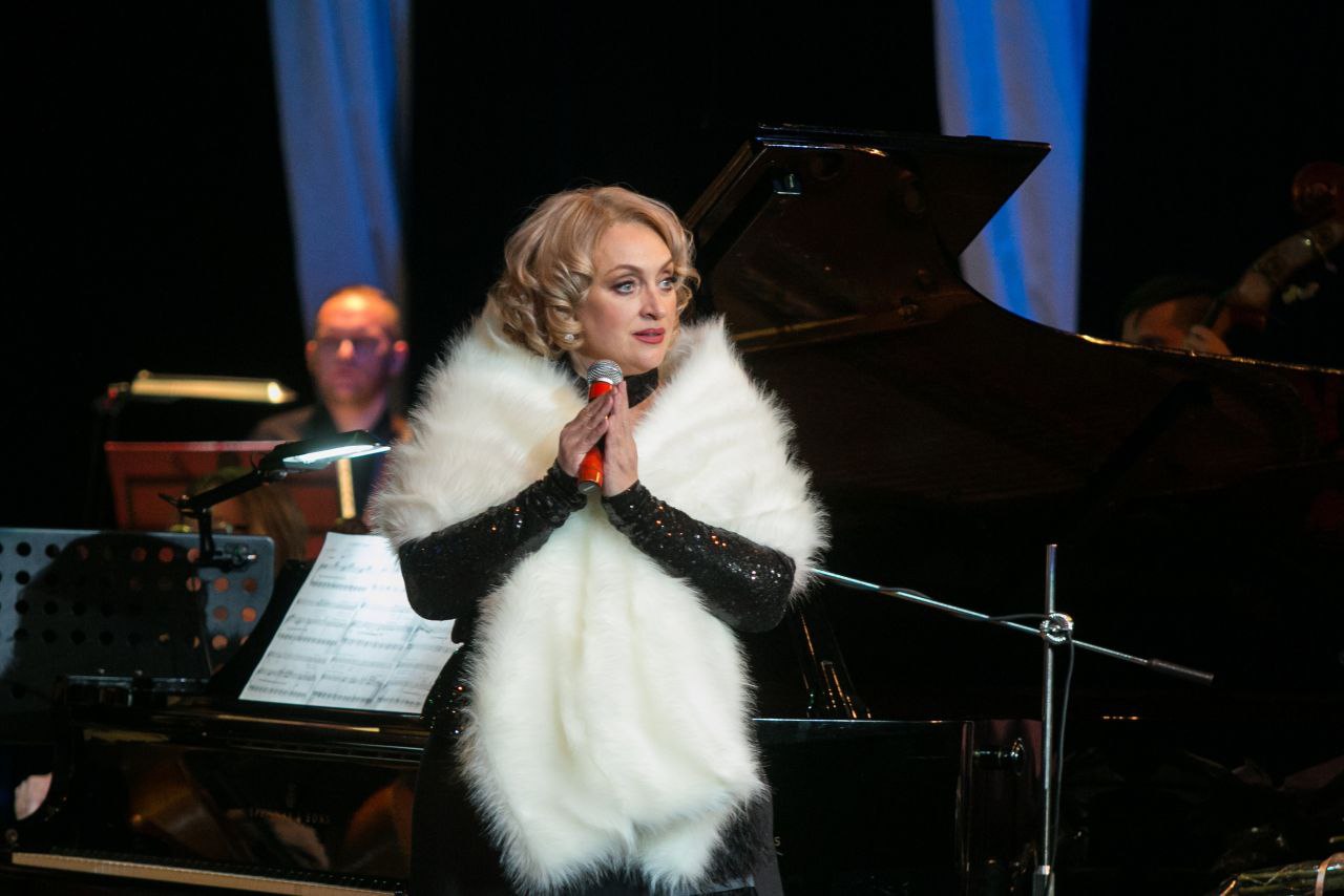 

Билеты на Знакомые незнакомцы (Филармония)