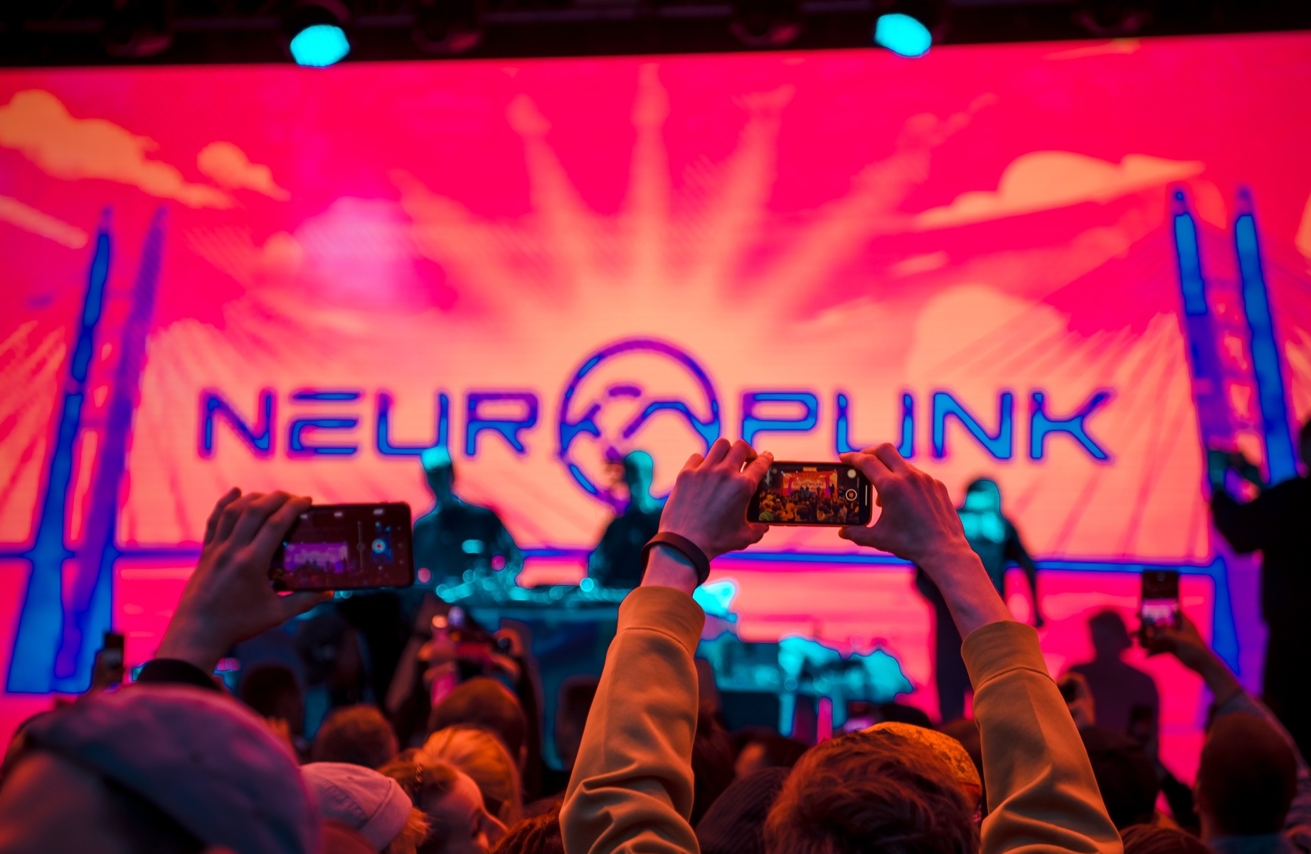 

Билеты на Neuropunk (Roof Place)
