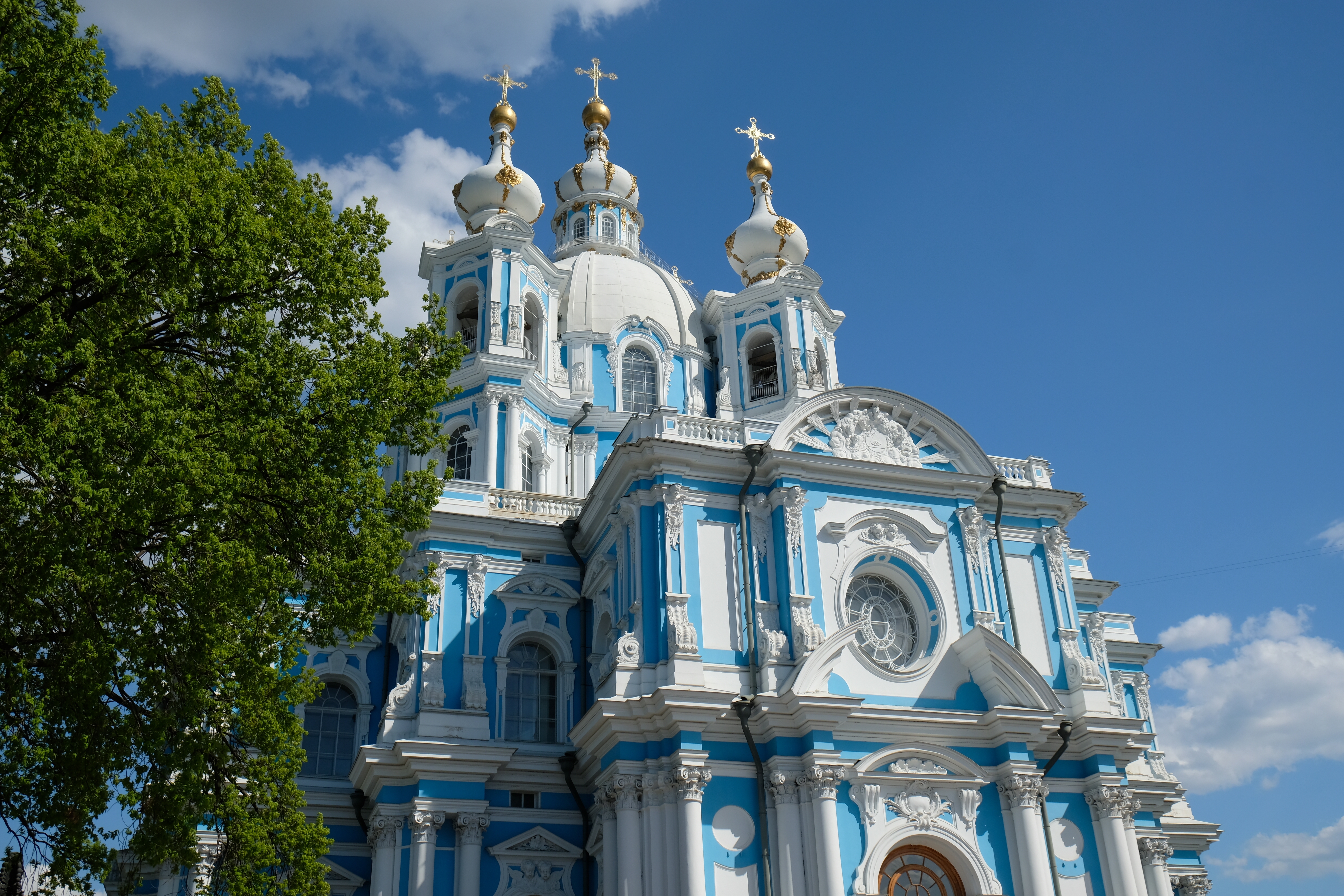 

Билеты на Экскурсия по Смольному собору (Экскурсия по Смольному собору)