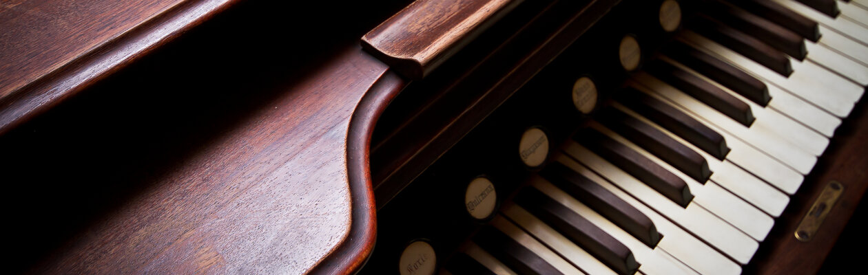 Театральный орган в усадьбе. Рок, джаз, мюзикл. Орган, гитары, ударные