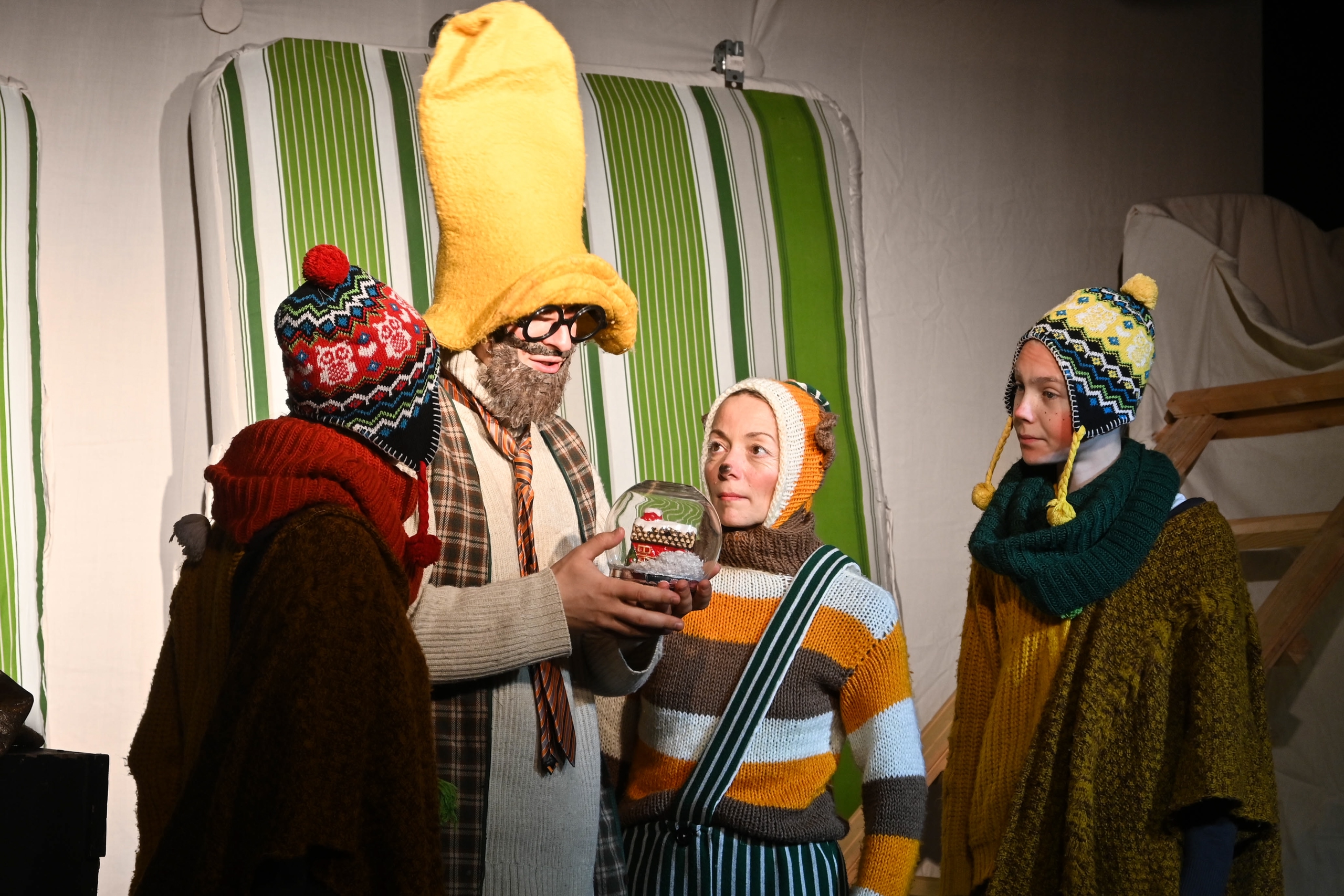 

Билеты на Проделки на рождество + мастер-класс (Домик на крыше)