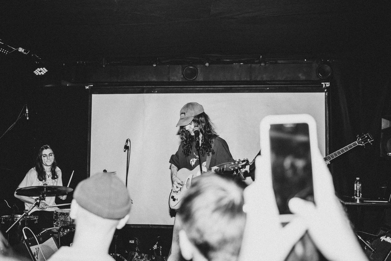 

Билеты на Дедовский свитер, Гюнтер, Goodnight Kisses (Поддон)