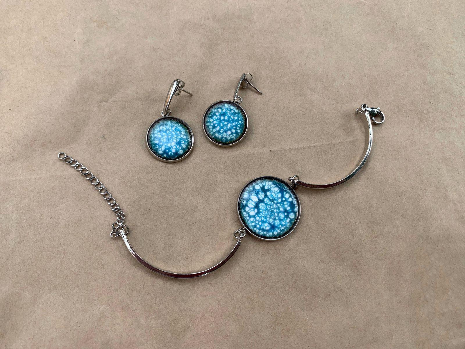 

Билеты на Мастер-класс по изготовлению ювелирных украшений (экскурсия и мастер-класс по изготовлению ювелирных украшений)