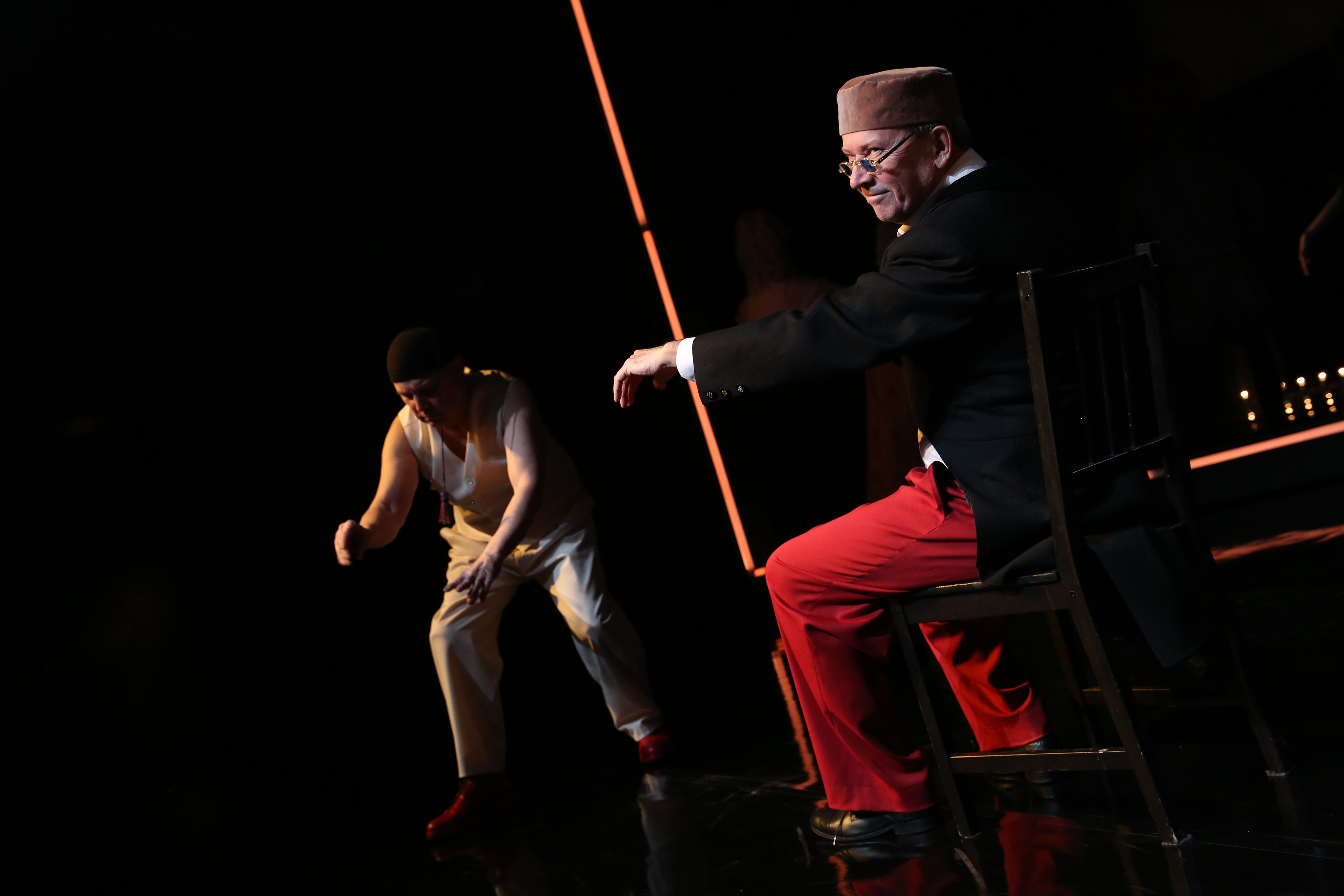 

Билеты на Кабала святош (Камерный театр)