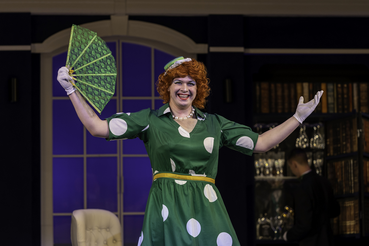 

Билеты на Тётка Чарлея (Театр драмы)