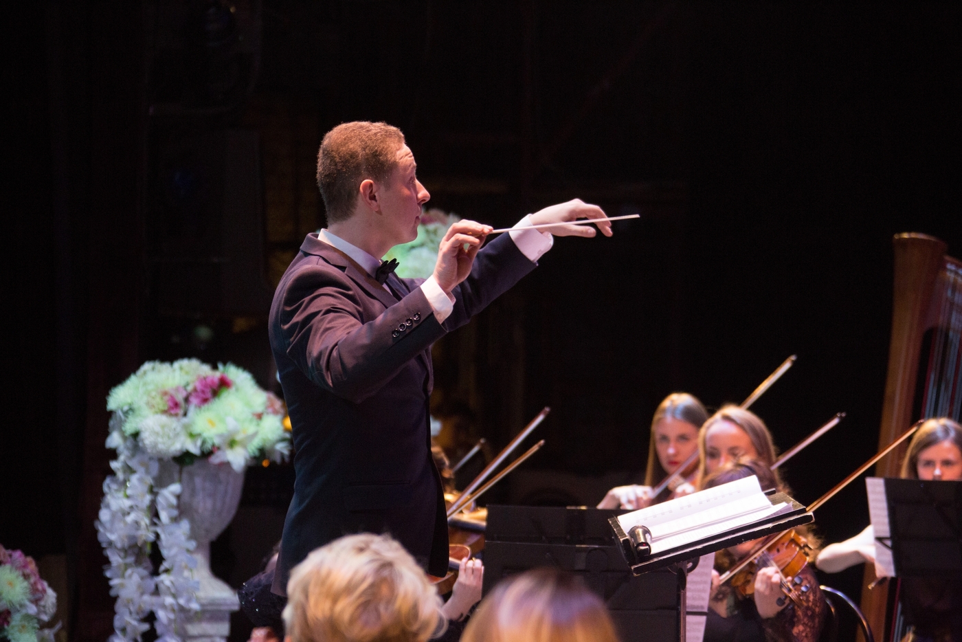 

Билеты на Праздничный концерт (Театр оперы и балета им. Глинки)