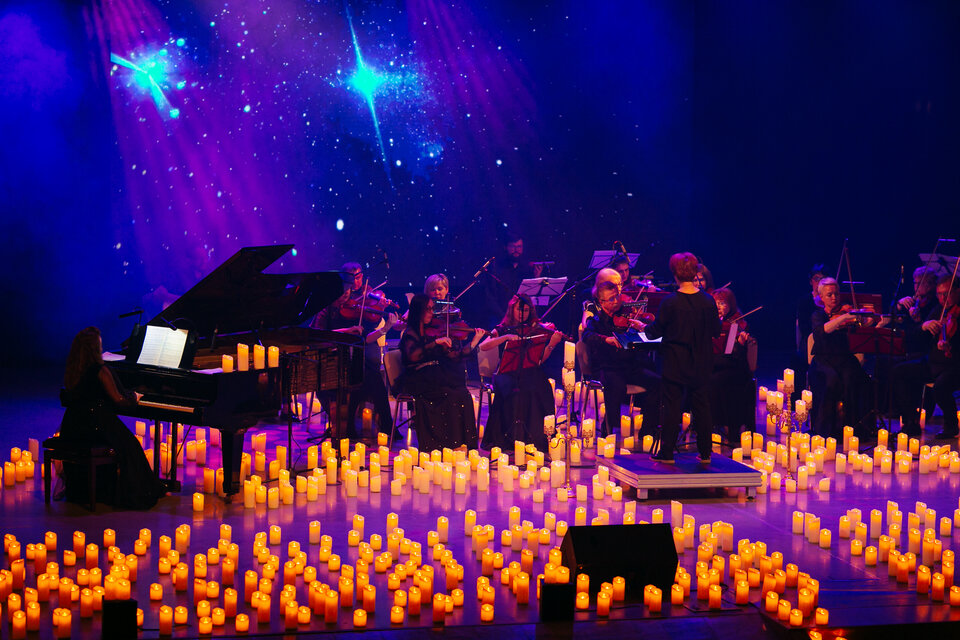 Людовико Эйнауди и мировая классика в сиянии тысячи свечей