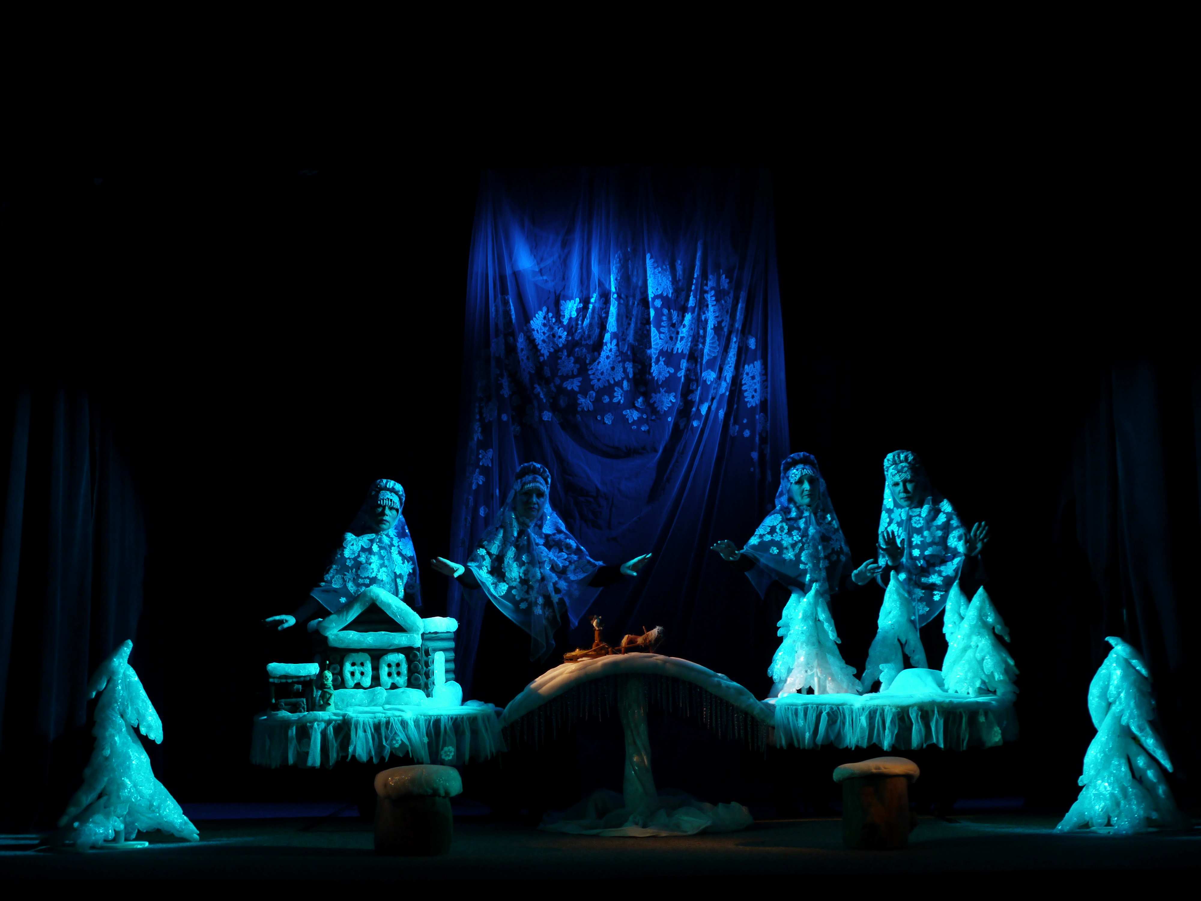 

Билеты на Там, на неведомых дорожках (Театр кукол)