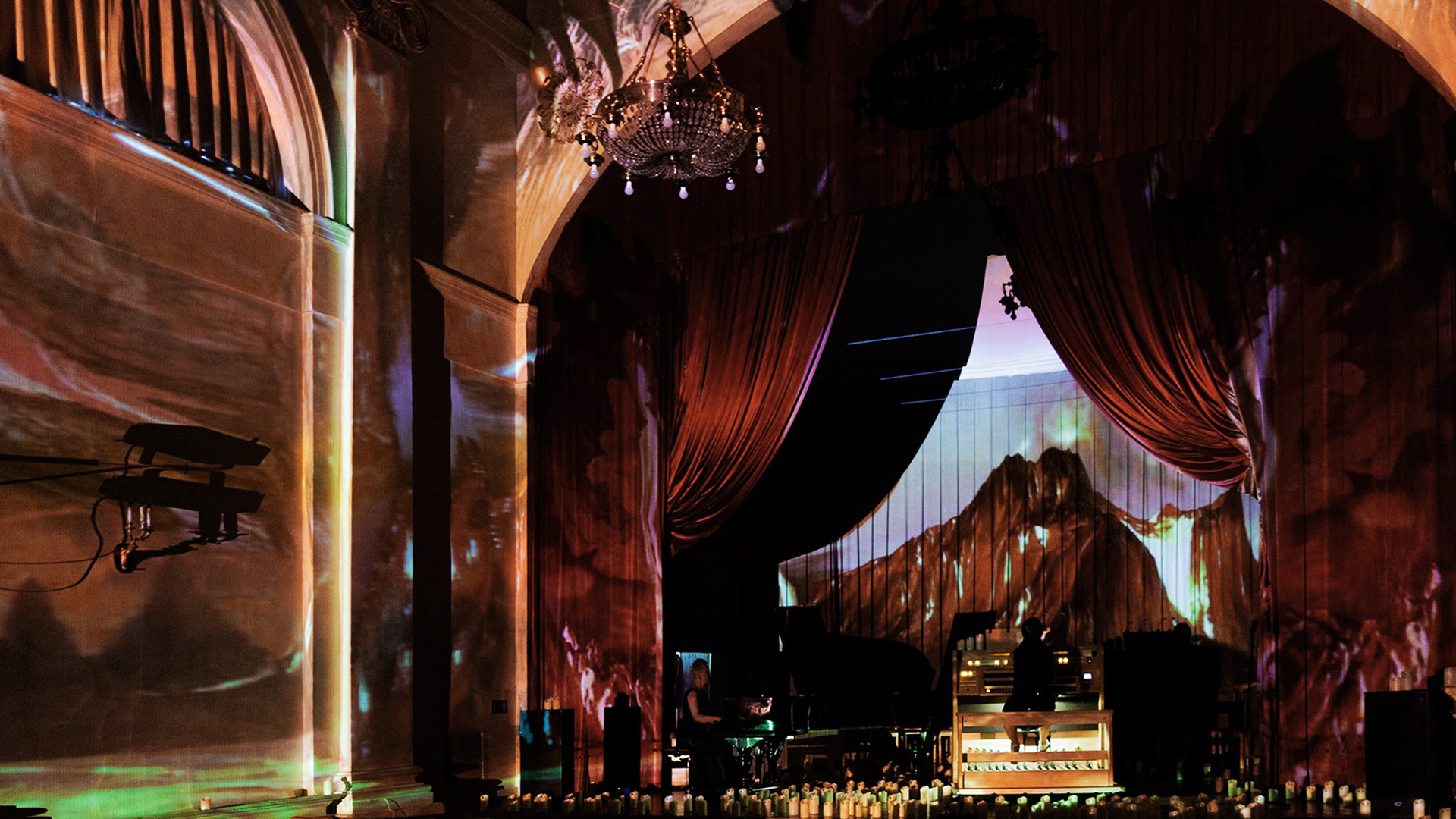 

Билеты на Иммерсивный концерт: мировые рок-хиты (Российская национальная библиотека на Фонтанке)