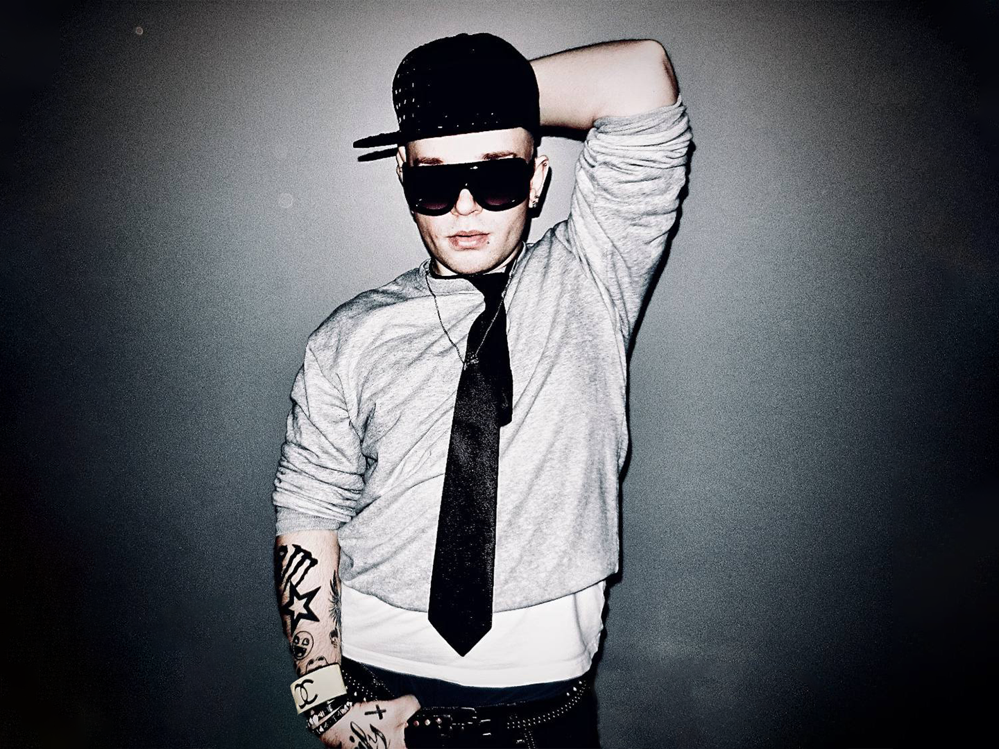 

Билеты на Huzzy B (Arbat Hall (ex. Arbat 21))