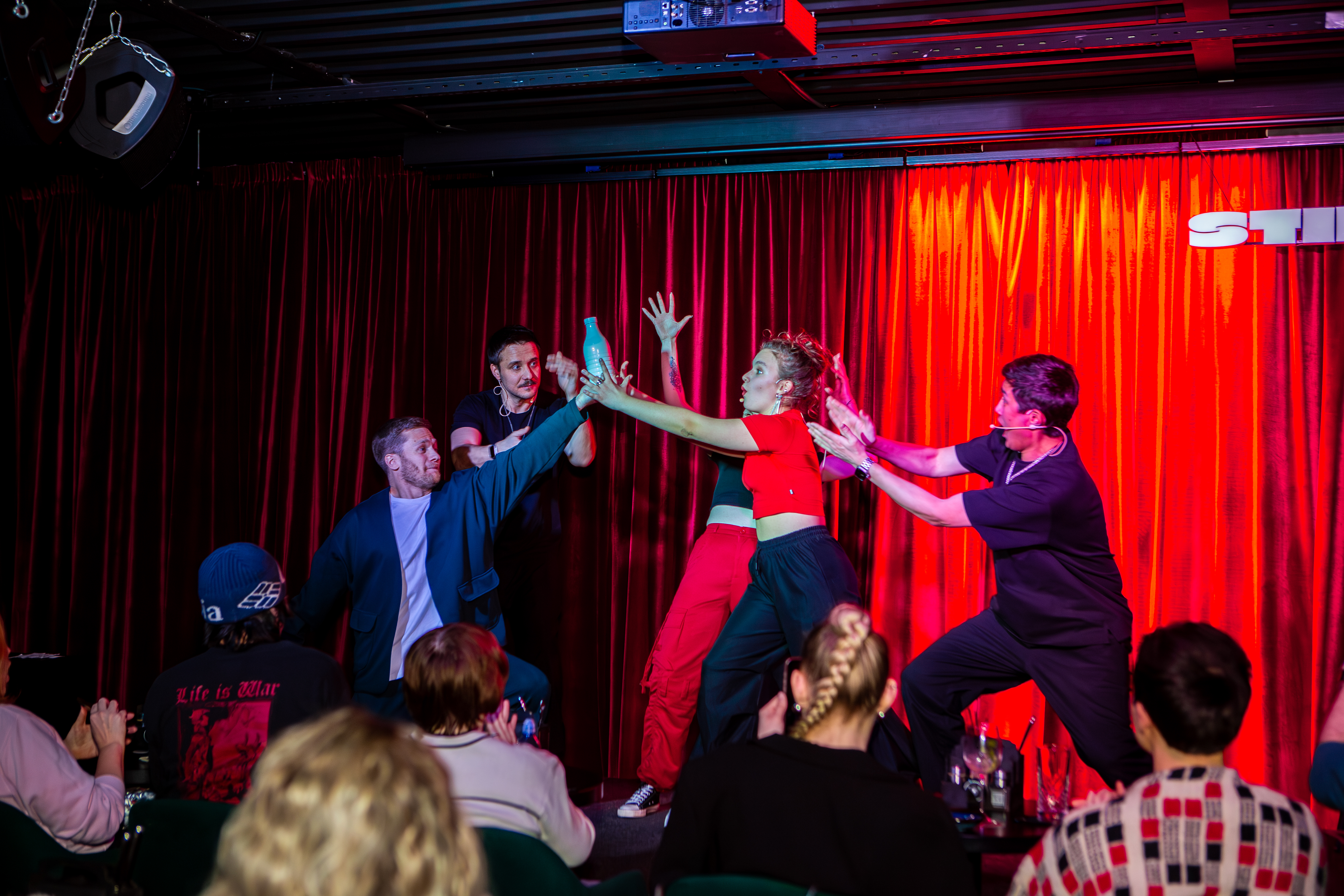 

Билеты на Импровизационное шоу (Брюсов-холл на Маяковке)