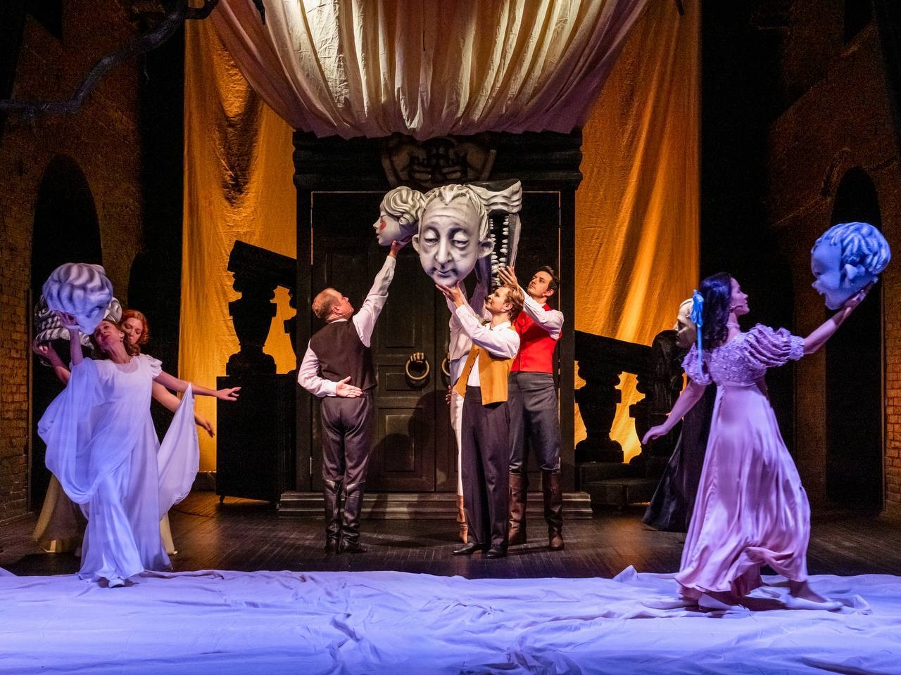 

Билеты на Отрочество (Театр юного зрителя)