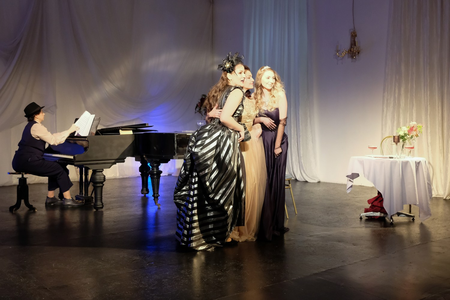 

Билеты на Шерше ля фам (Дом Шрёдера)