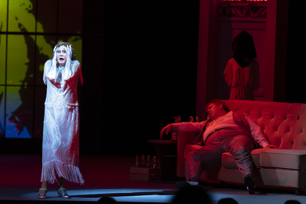 

Билеты на Зойкина квартира (Драматический театр)