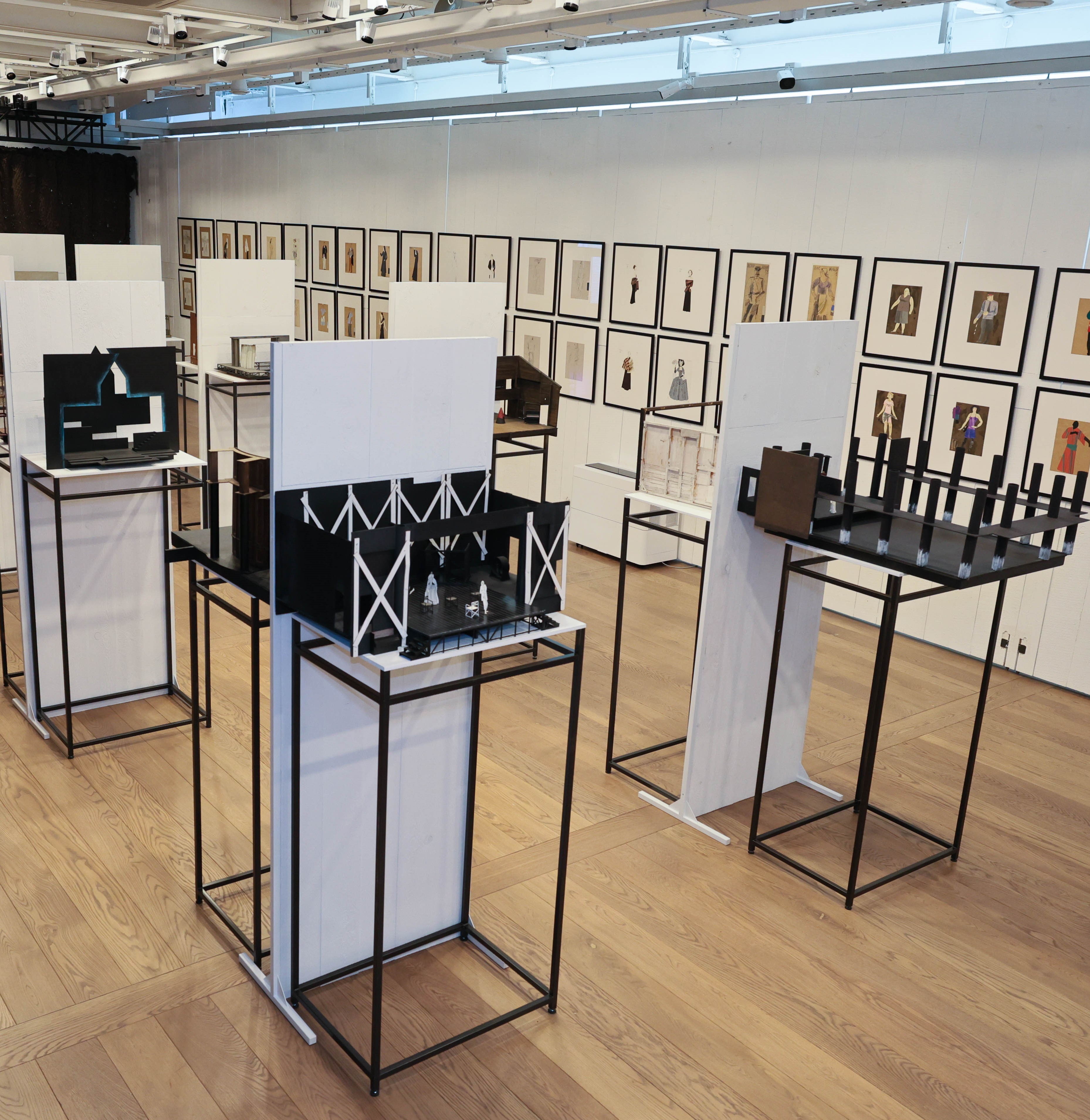 

Билеты на Знакомство с творческой мастерской Давида Боровского (Мастерская театрального художника Давида Боровского)