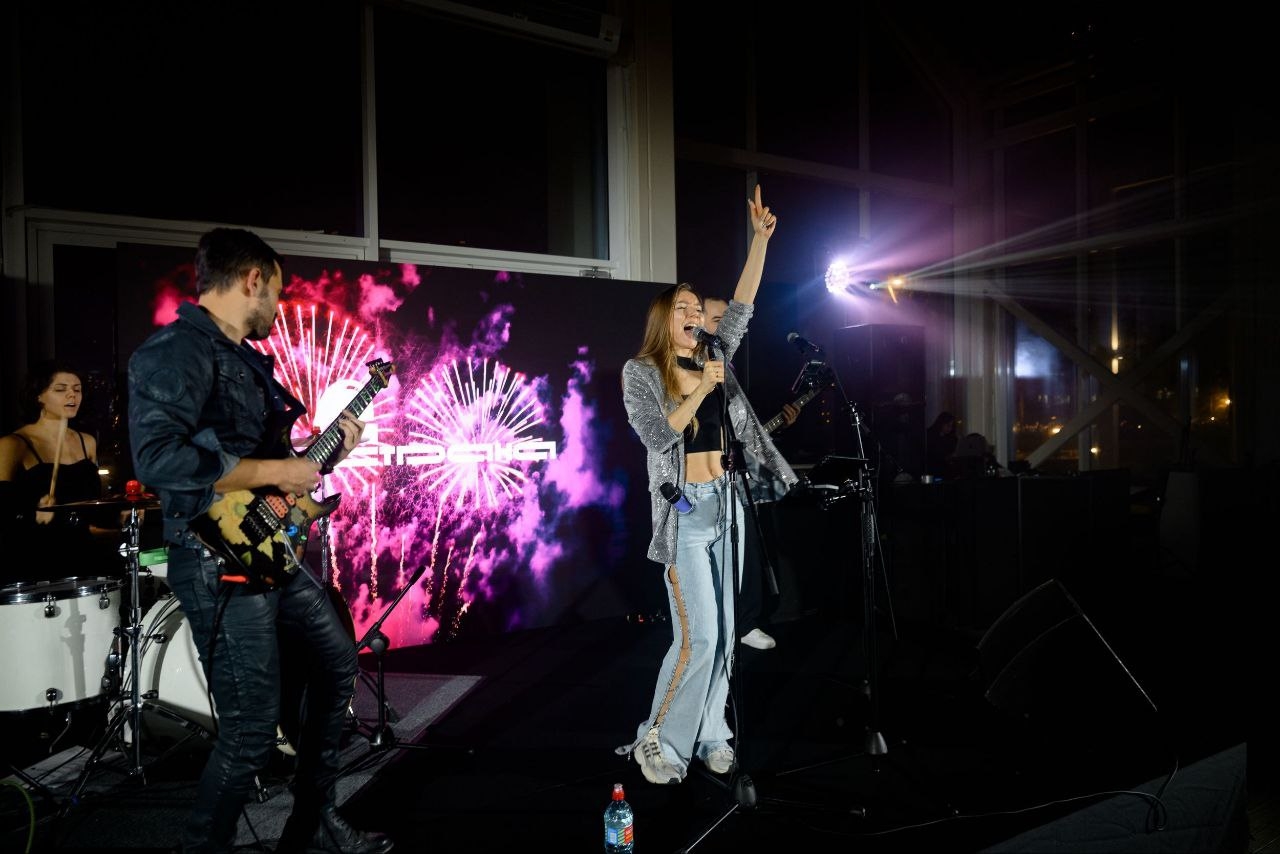 

Билеты на Вечер хитов Dua Lipa (Мумий Тролль Music Bar)