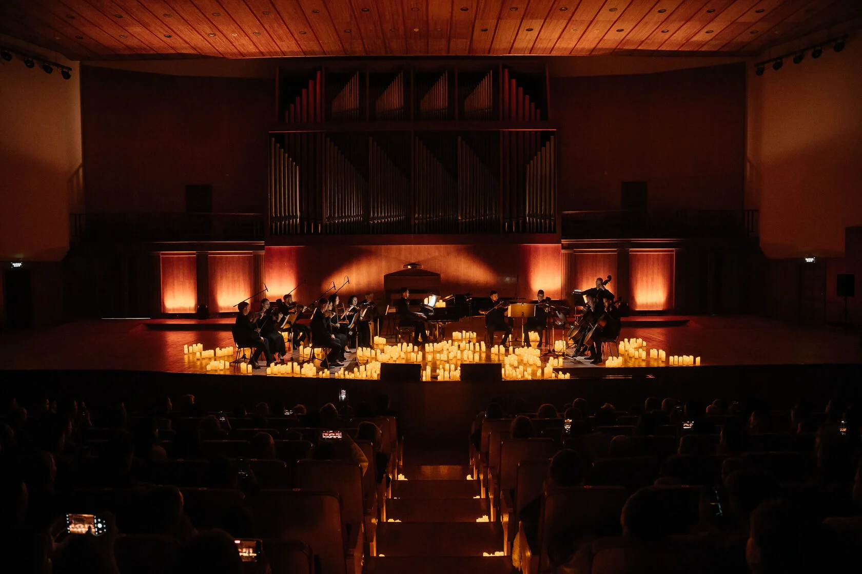 

Билеты на CGM Orchestra. Кино и музыка при свечах (Филармония)