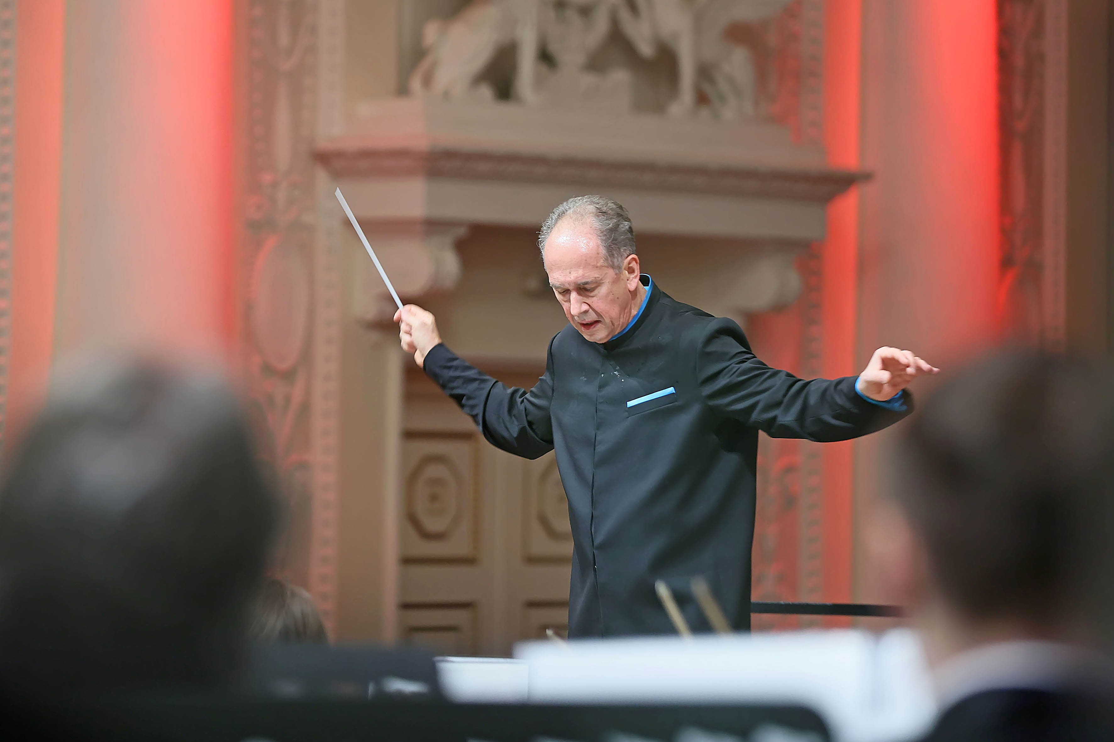 

Билеты на Концертная программа симфонической музыки (Филармония. Большой зал)