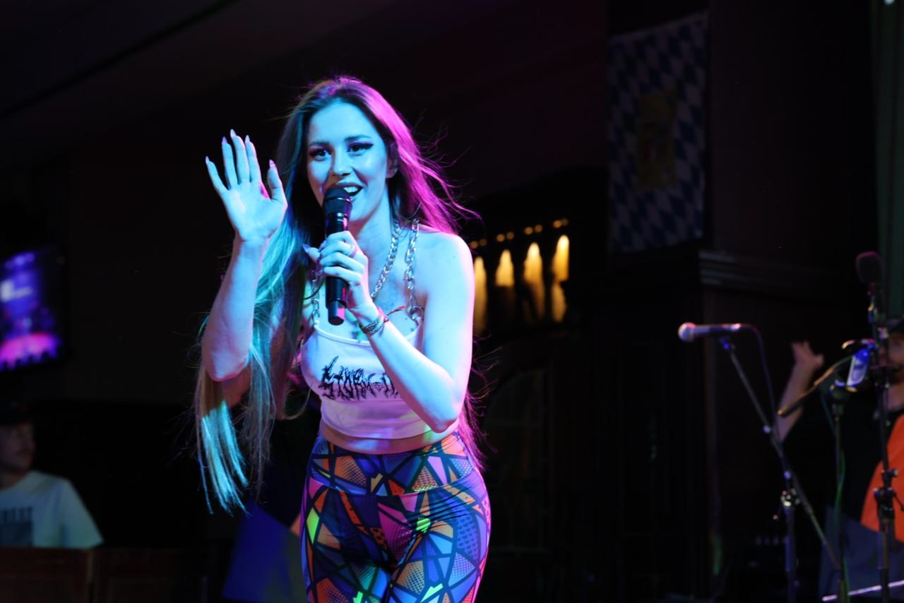 

Билеты на Демо. Новогодняя дискотека «Юность» (Fabrika)