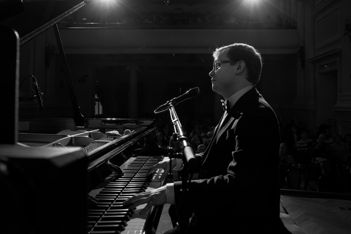 

Билеты на Фортепианный вечер с Олегом Аккуратовым (Консерватория им. Чайковского)