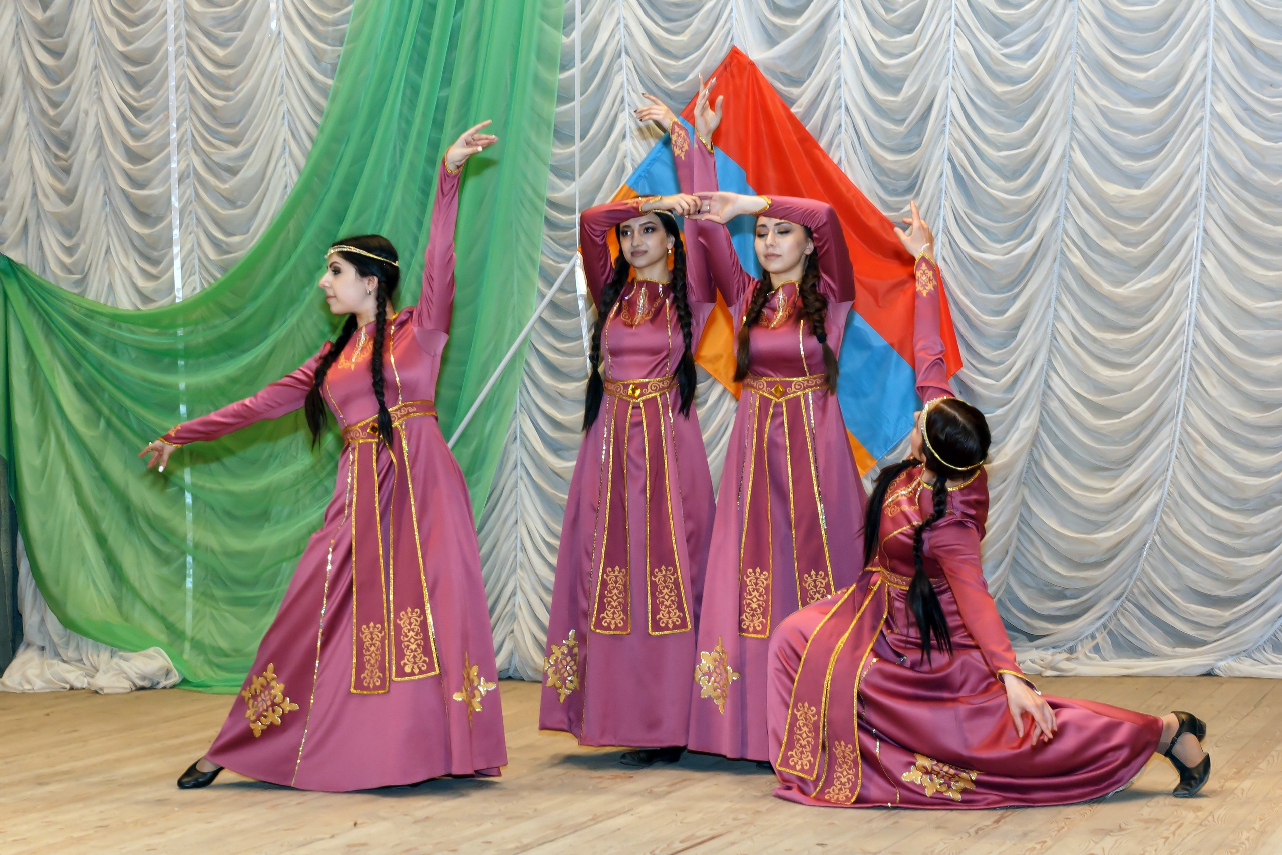 

Билеты на Межрегиональный фестиваль армянской музыки и танца (Концертный зал им. Прокофьева)