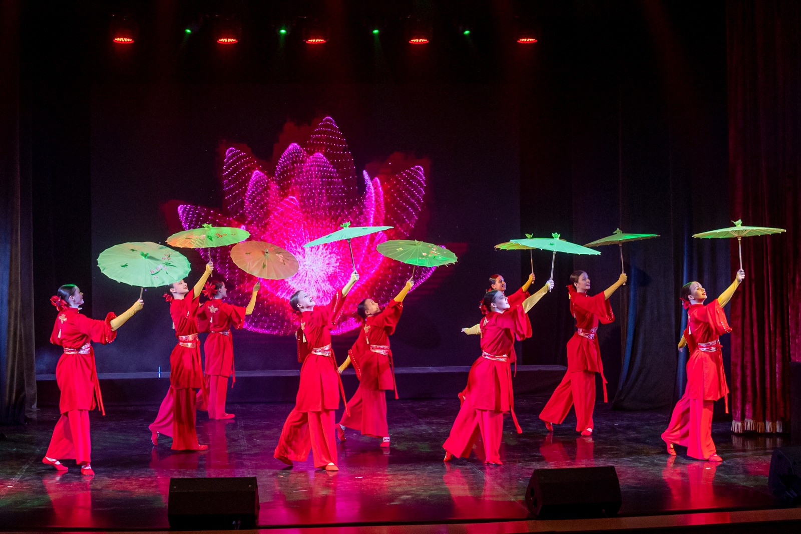 

Билеты на Дворец приглашает друзей (Городской дворец детского (юношеского) творчества)