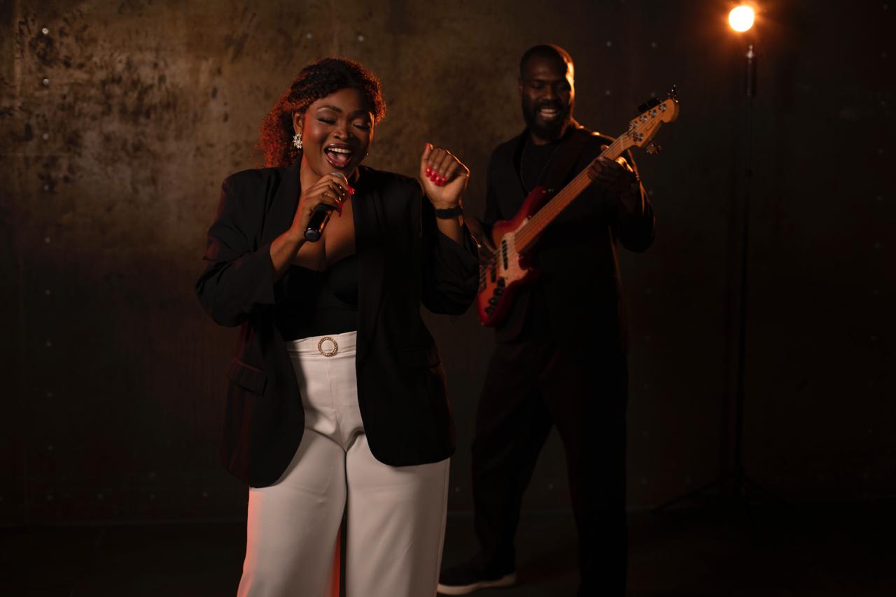 Афиша: Винтажный джаз на панорамной крыше при свечах в Москве 13 июня 2026