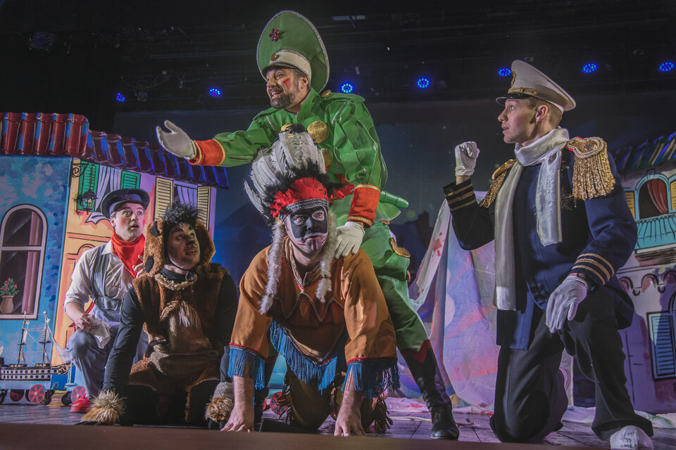 Новогодний побег игрушек