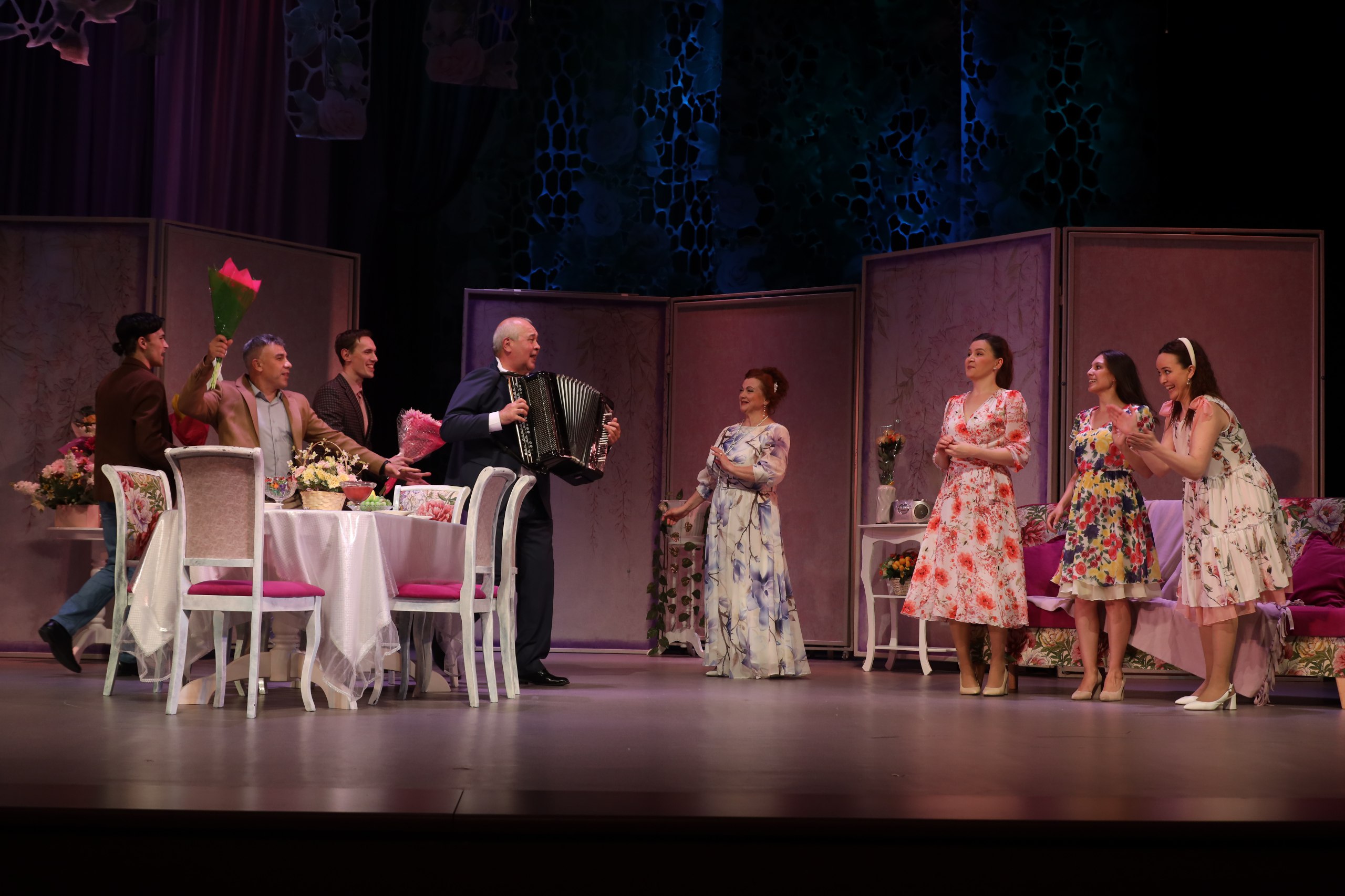 

Билеты на Яшьлегең ишек шакыса / Всё только начинается (Театр им. Камала. Новое здание)