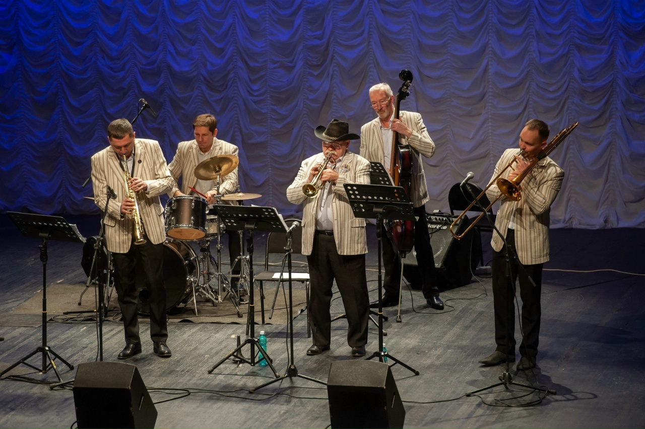 

Билеты на Здравствуй, дикси-Новый год! (Филармония. Концертный зал им. Каца)