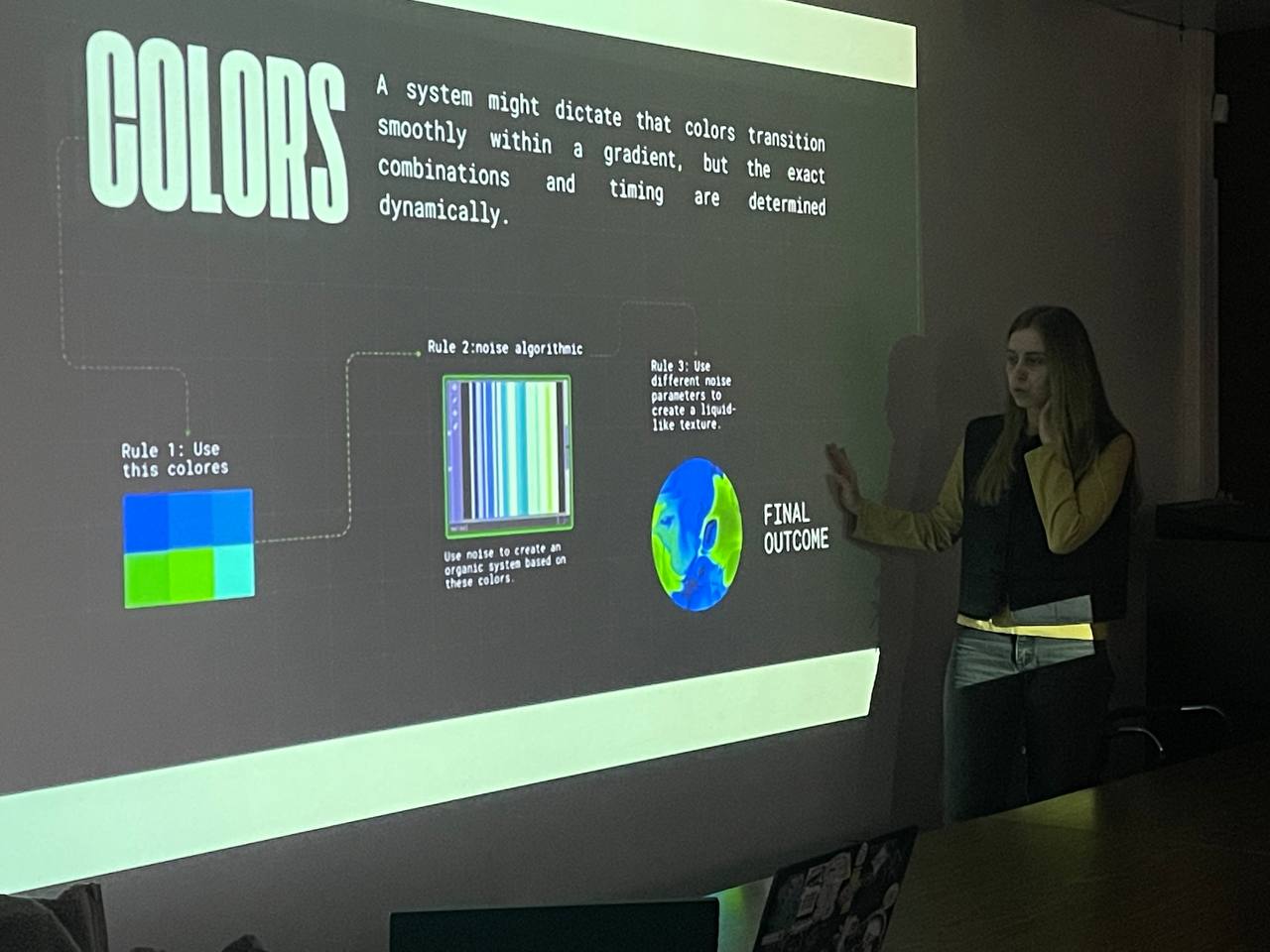

Билеты на Лаборатория новых медиа: генеративная графика для художников (Новая сцена Александринского театра)