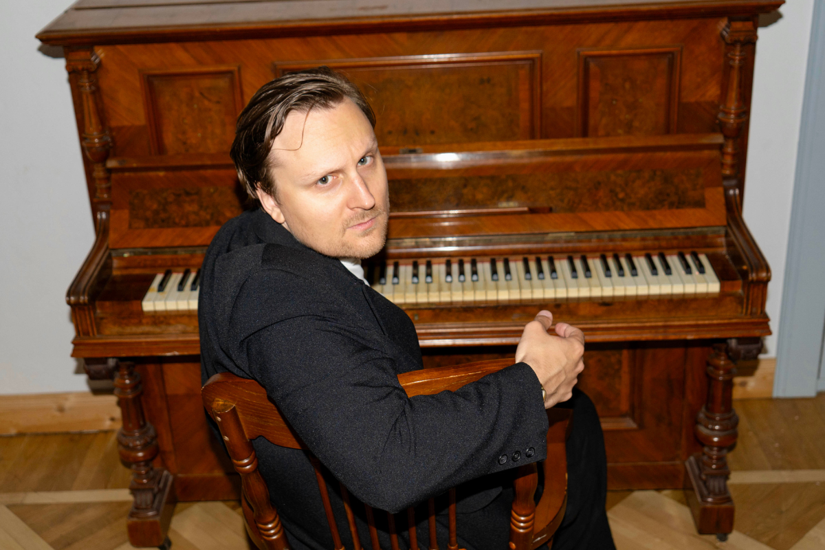 

Билеты на Виталий Сумароков (Особняк Адамули)