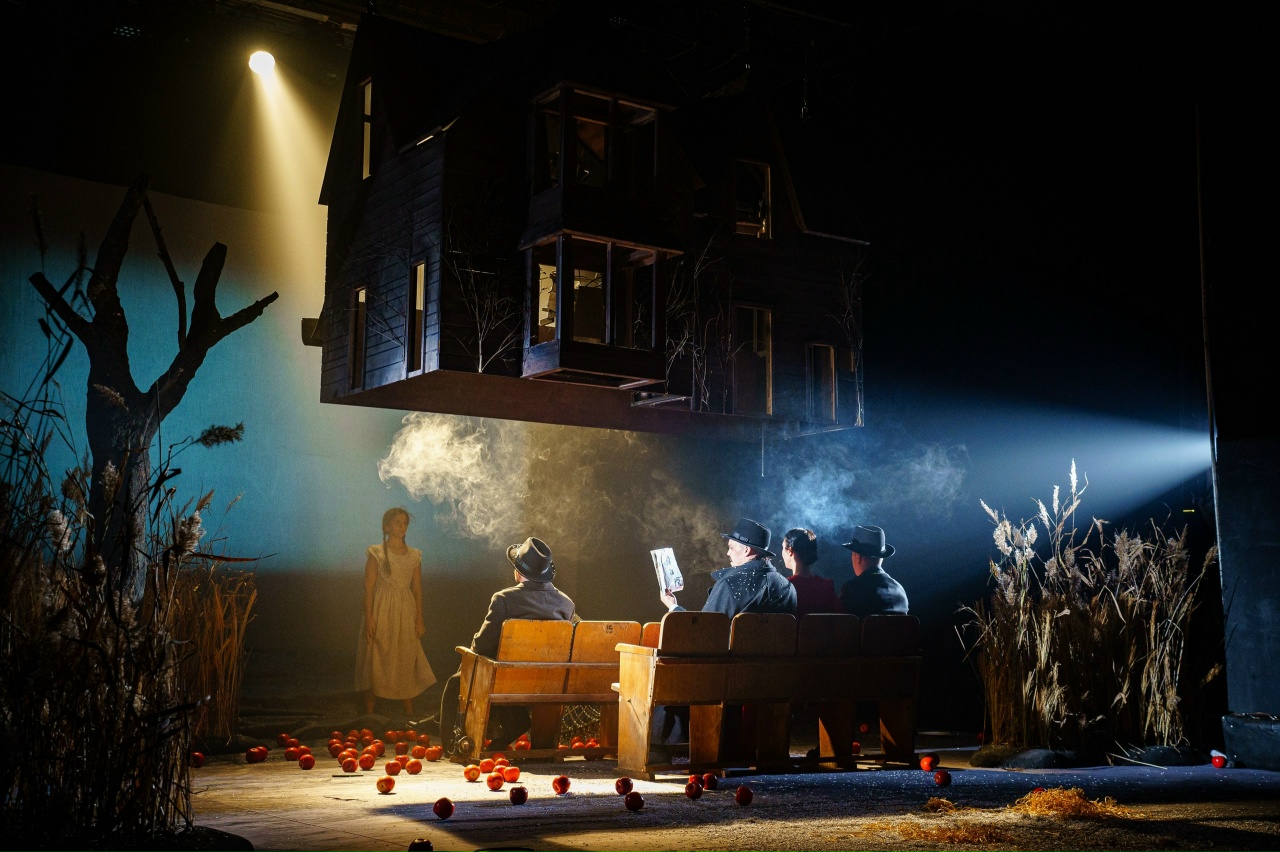 

Билеты на Тёмные аллеи (Театр юного зрителя)