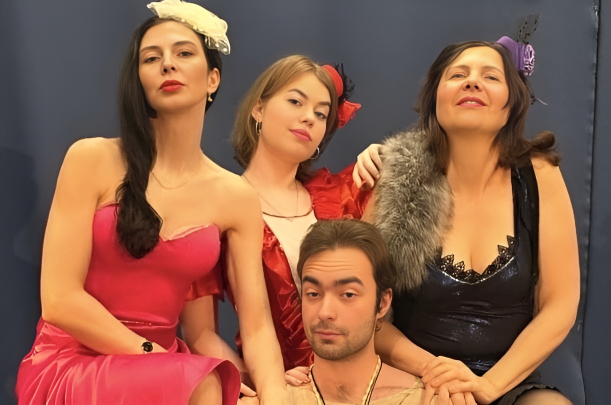 

Билеты на Головоломка, или Шерше ля фам (Алиса)