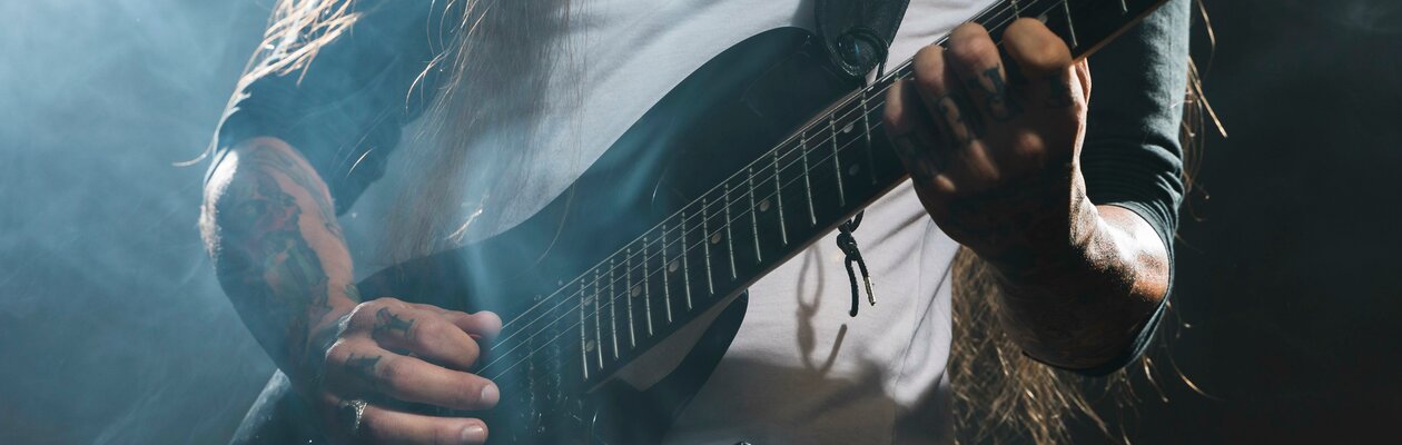 Electric Guitarlands. Guitar Legends. Batio, Moore, Robertson, Nasty Boots