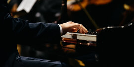 В объятиях вальса