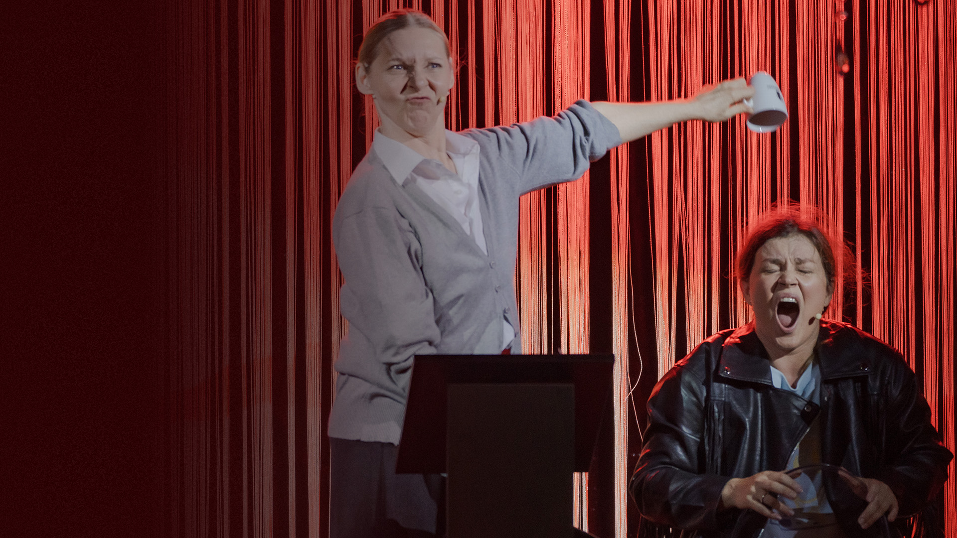 

Билеты на Хаос. Женщины на грани нервного срыва (Красная мельница)