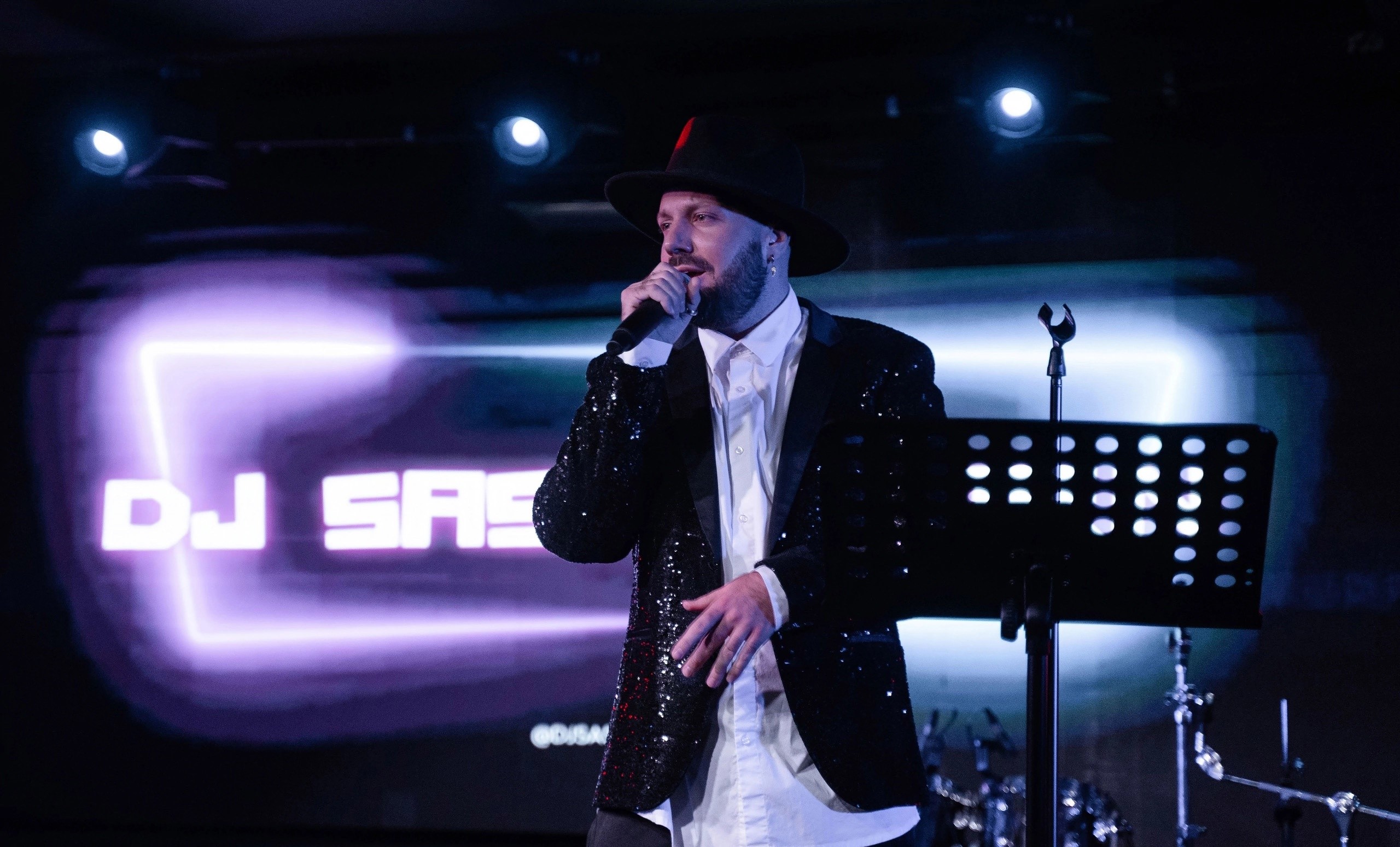 

Билеты на Sasha Born (Lюstra Bar)