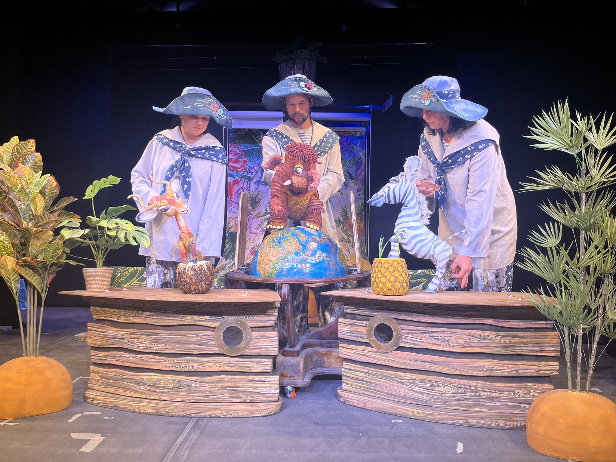 

Билеты на Мама для мамонтёнка (Театр кукол)