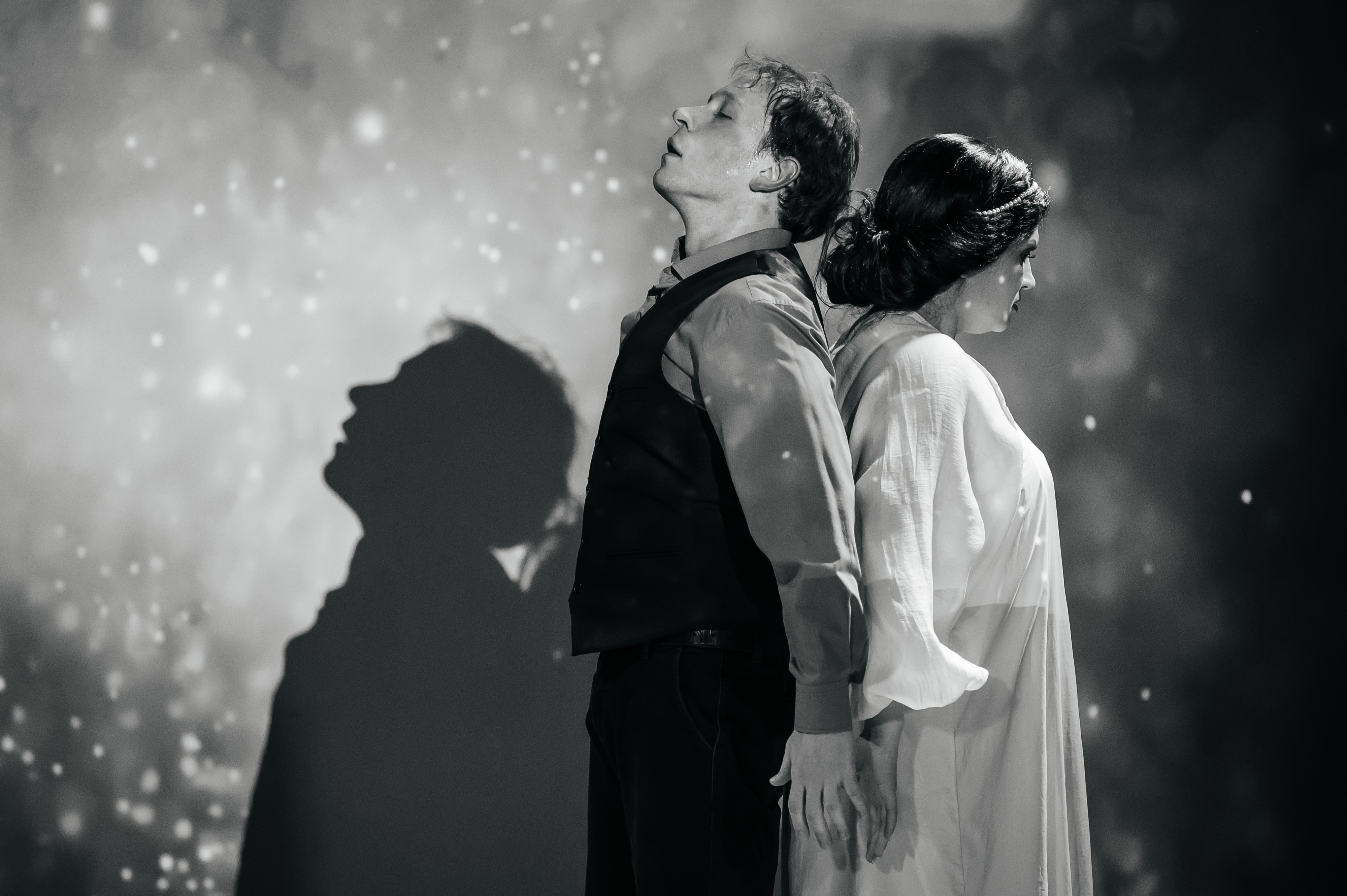 

Билеты на Англетер (Зал #3. Театральная площадка)