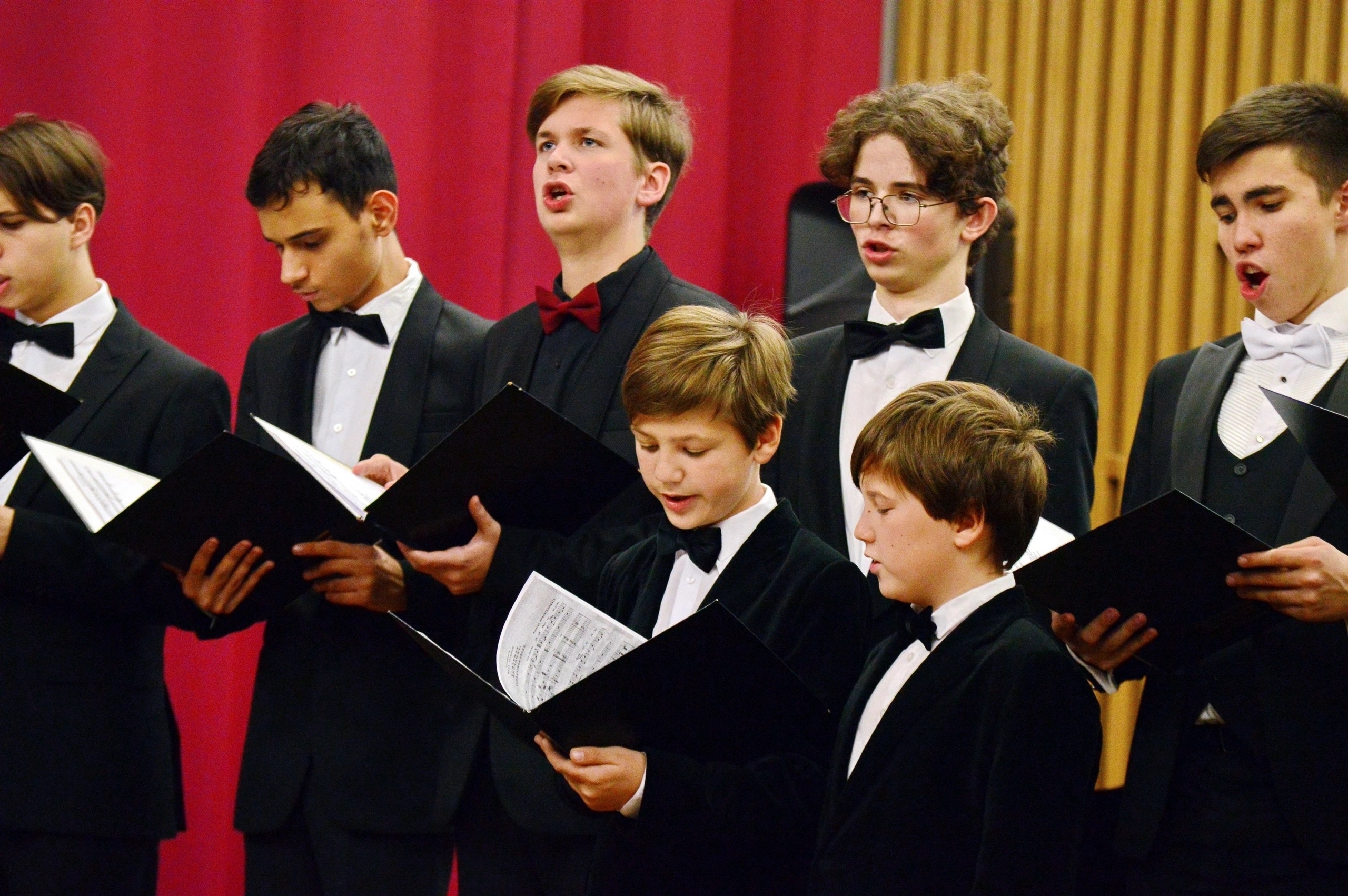 

Билеты на Михаил Петренко и исполнители Новгородской детской музыкальной школы № 1 (Филармония им. Аренского)