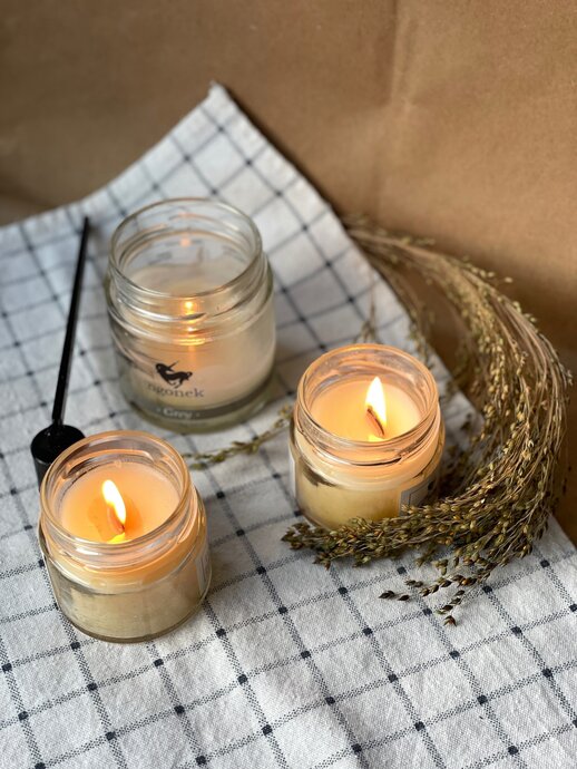 Свеча в банке и аромасаше