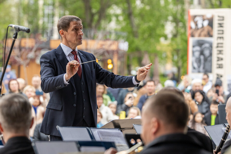 От парада до партера