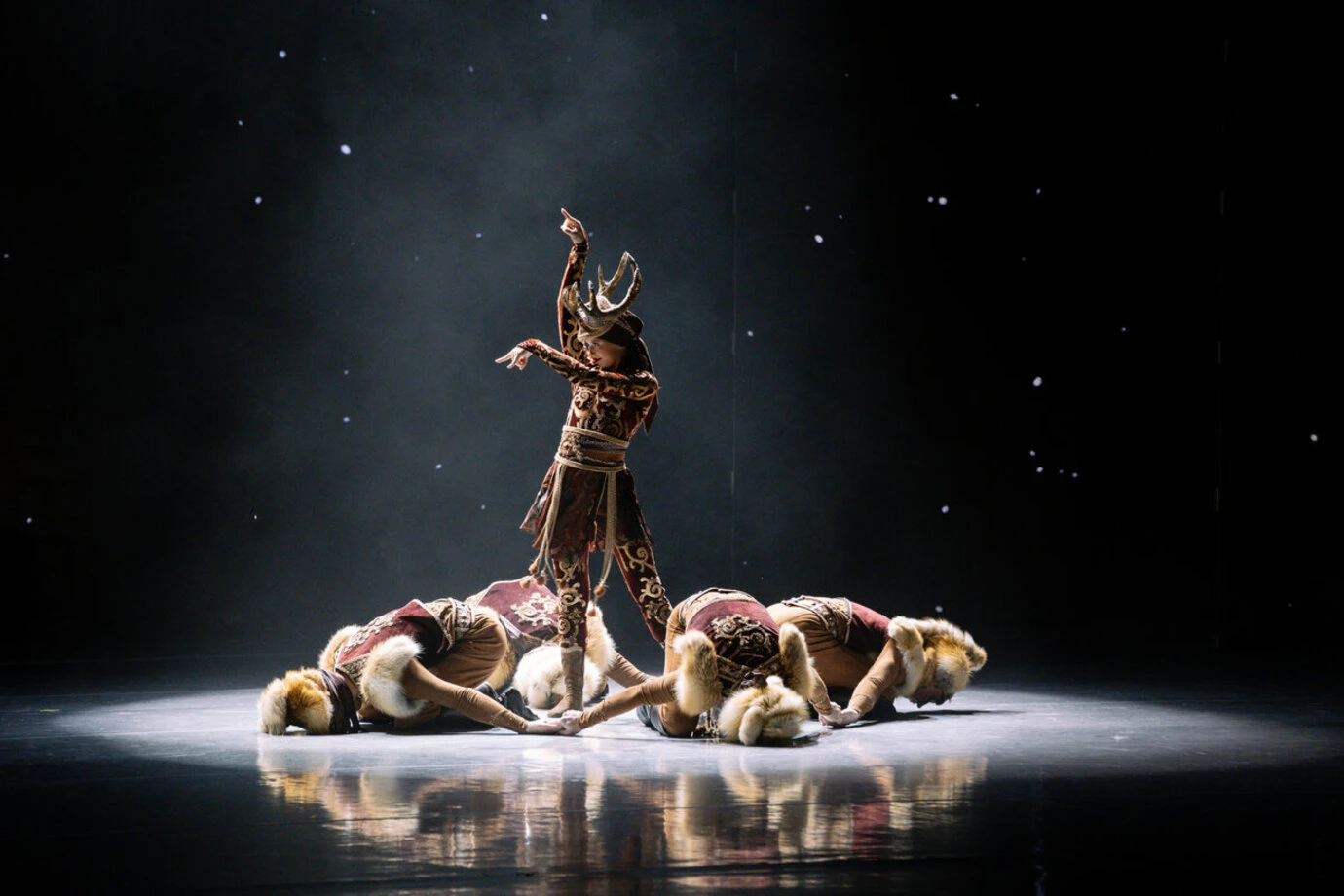 

Билеты на Новый взгляд. Красноярский государственный академический ансамбль танца Сибири им. Михаила Годенко (Филармония)