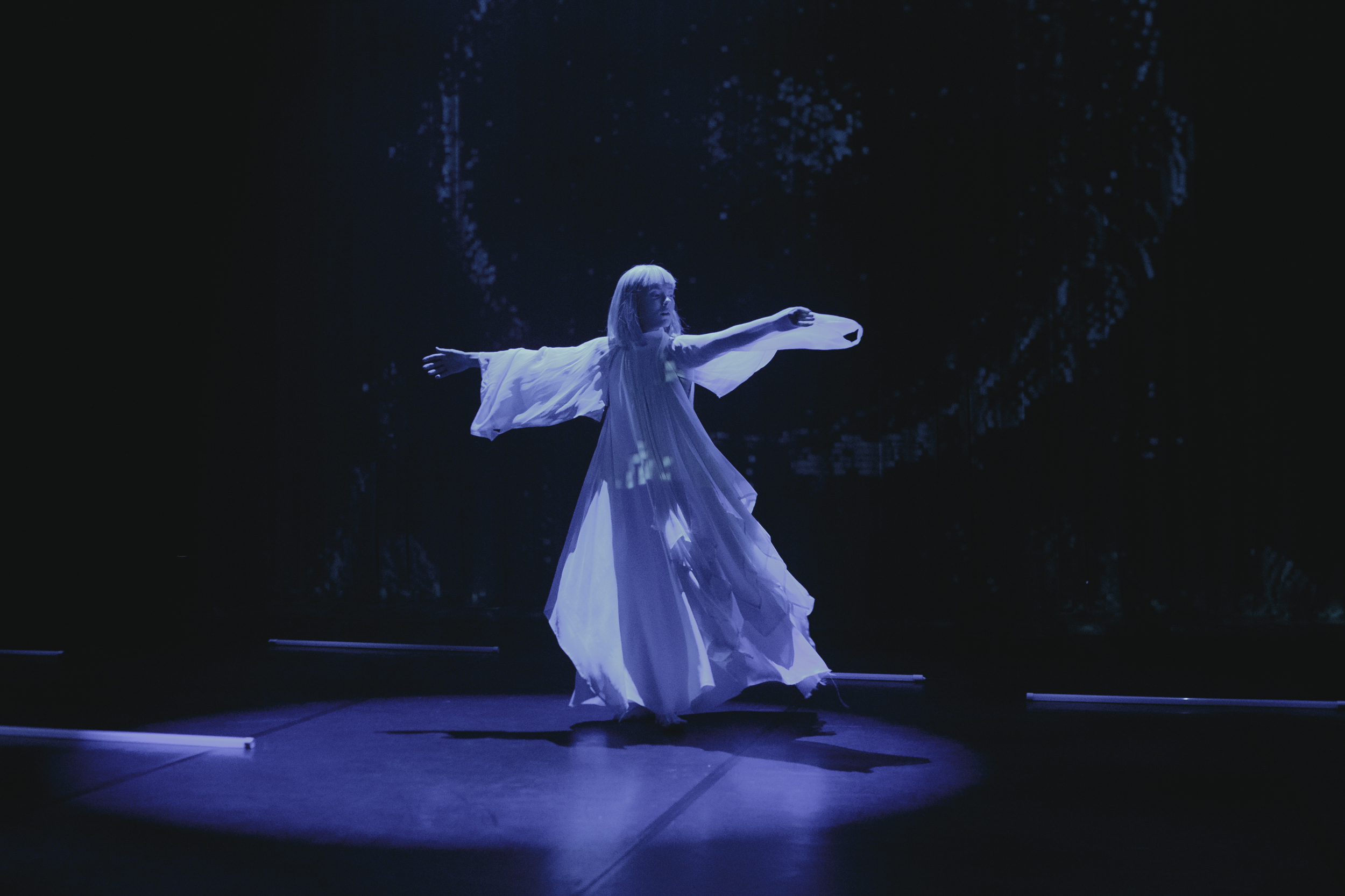 

Билеты на Твоими глазами (Новая сцена Александринского театра)